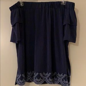 Off the shoulder tiered sleeve top, hardly worn